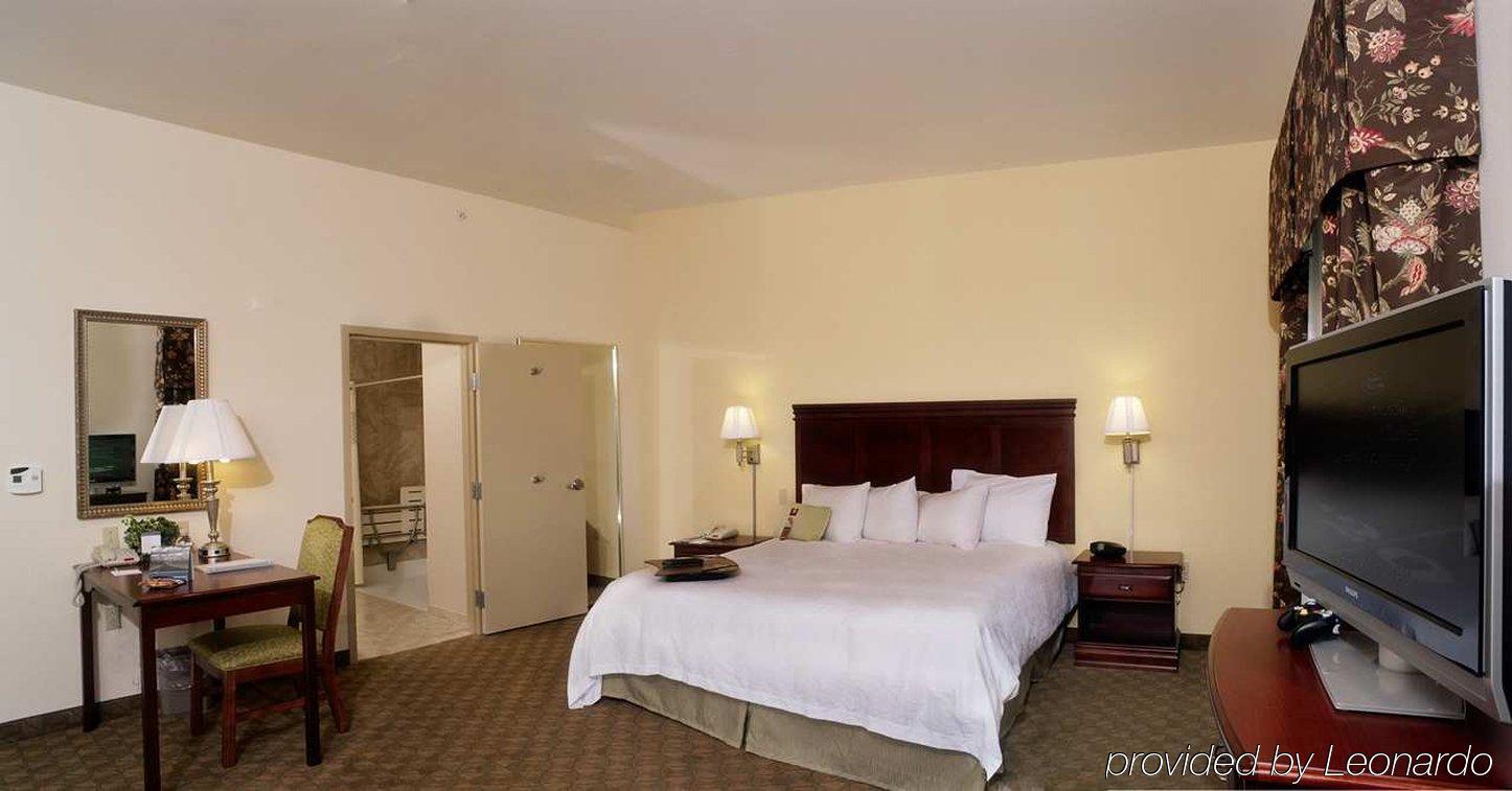 Hampton Inn & Suites Лаббок Номер фото